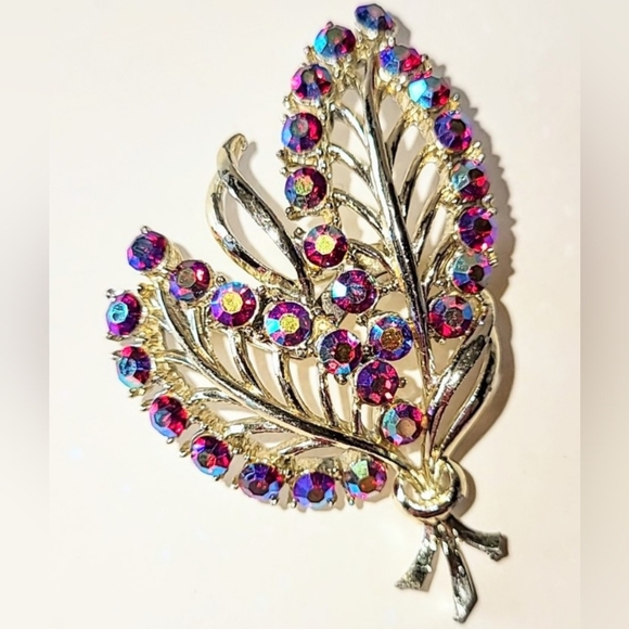 RED AURORA BOREALIS RHINESTONE DOUBLE LEAF BROOCH - Picture 2 of 5